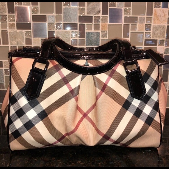 ✨Burberry Patent Trim Supernova Check Medium Tote - Picture 3 of 9